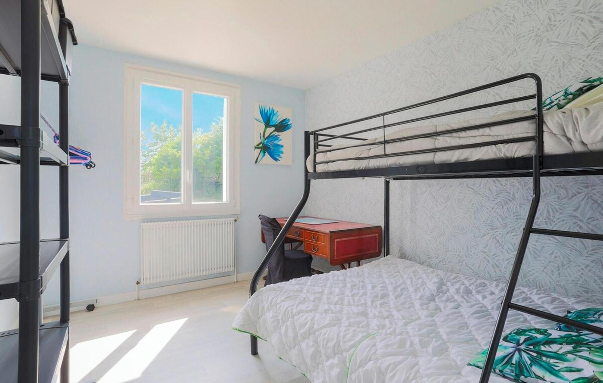 2 Bedroom Stunning Home In Ploumagoar Exterior foto